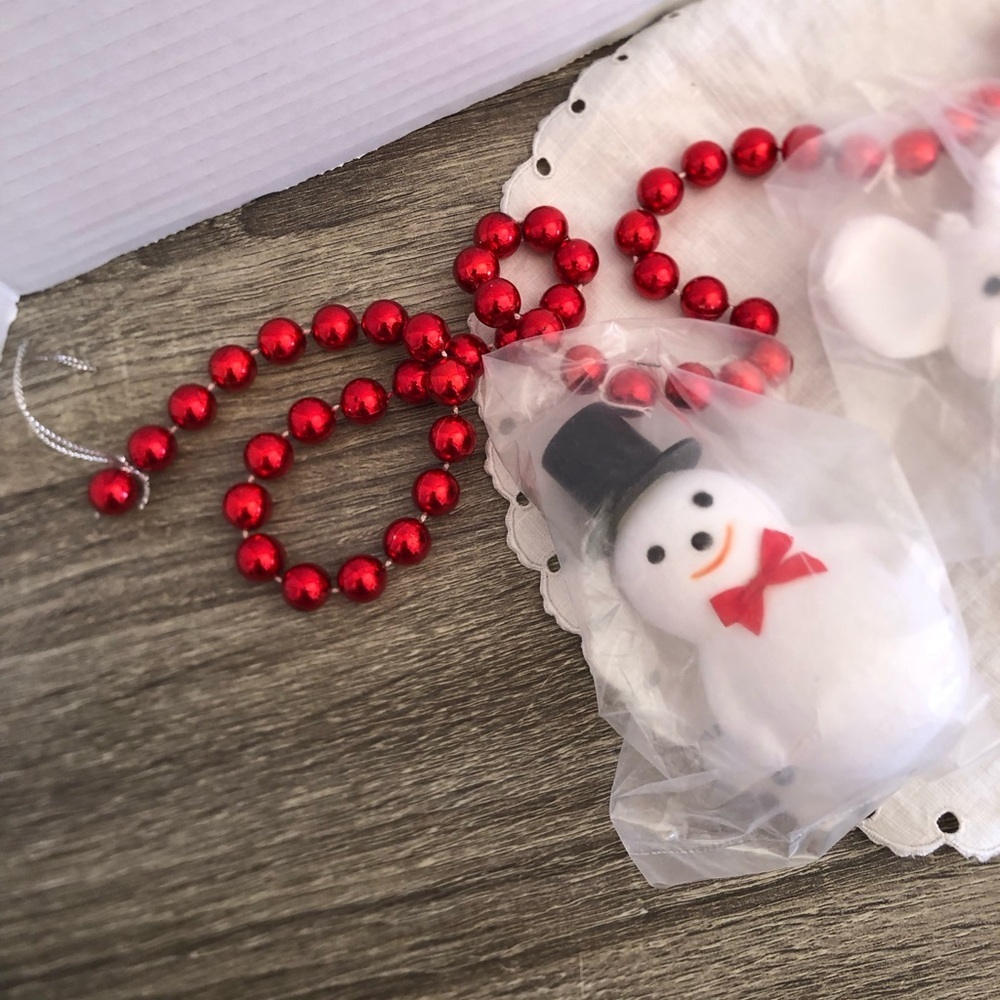 Vtg Beaded Garland with Flocked Animals - Picture 4 of 10